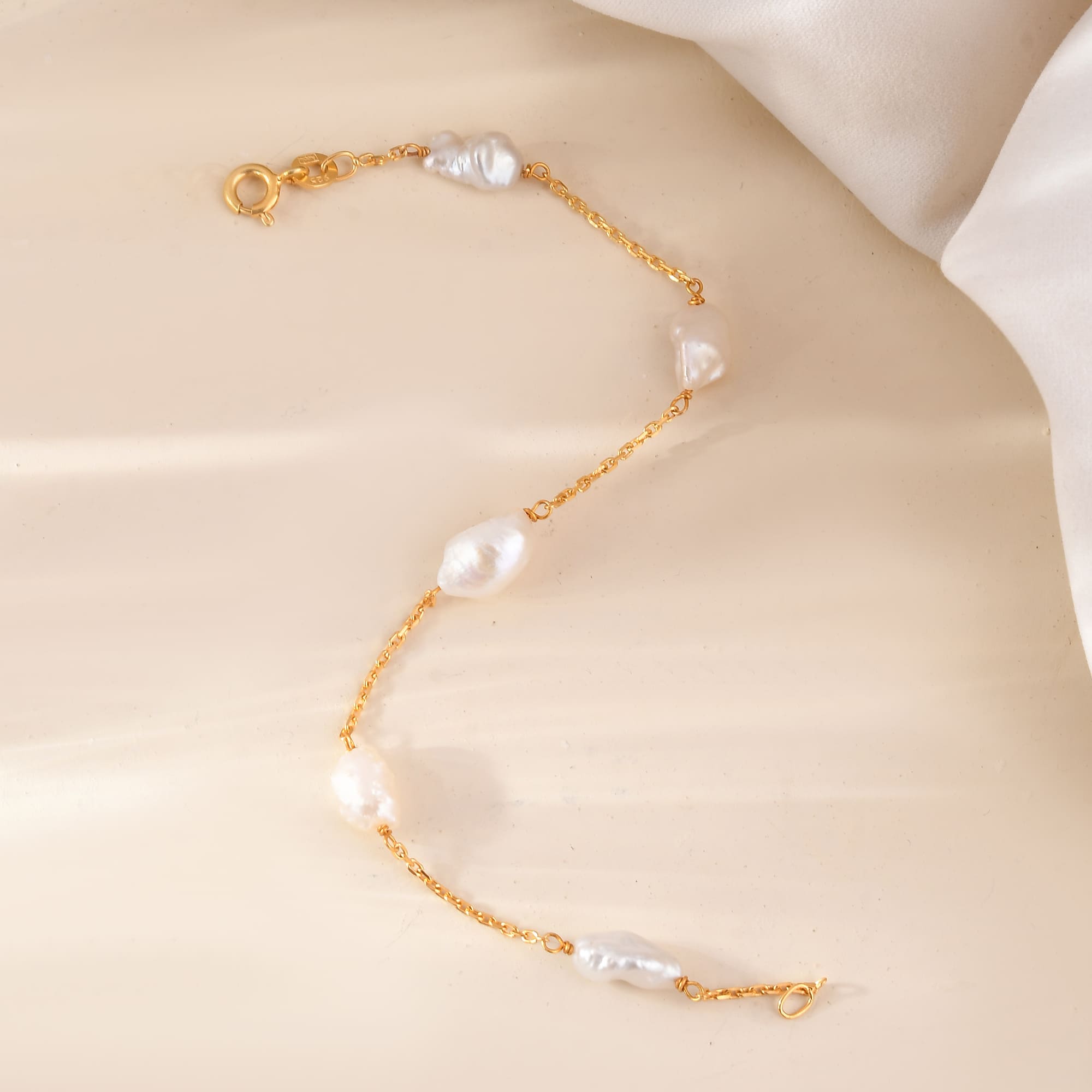 Classical Baroque Pearl 14k Gold Bracelet (7 Inches)